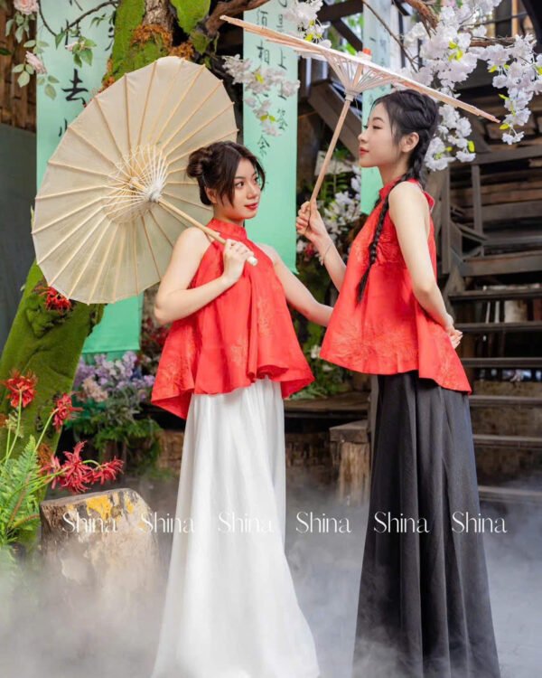 Cho Thuê Set Yếm Thêu Hoa Chìm Shina Đỏ