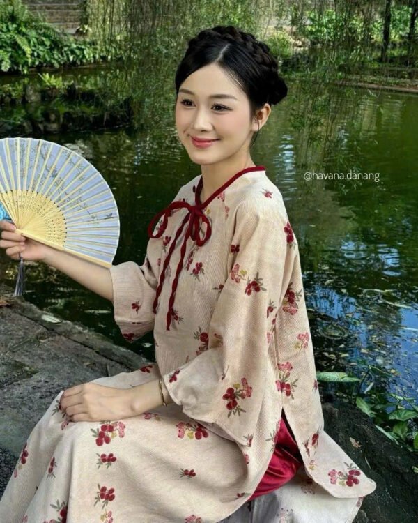 Cho Thuê Áo Dài In Hoa Quả Nâu Nơ Đỏ