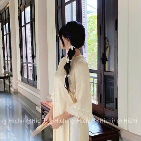Cho Thuê Áo Dài Hoa Chìm Viền Lông Kem