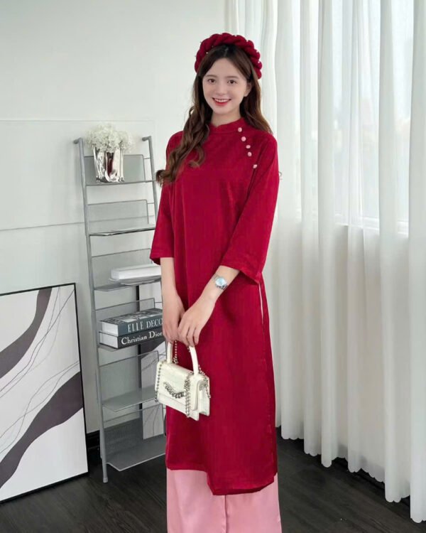 Cho Thuê Áo Dài Trơn Nút Áo Hai Bên Đỏ