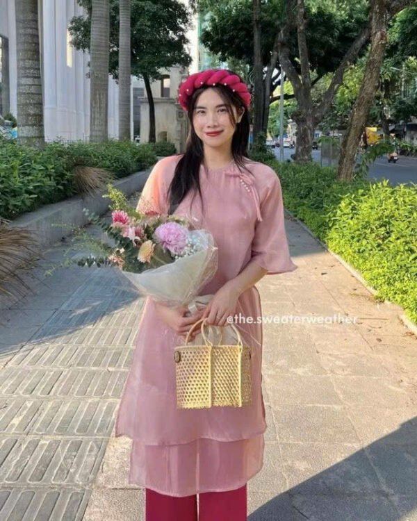 Cho Thuê Áo Dài Cổ Tròn Voan Trơn Hồng