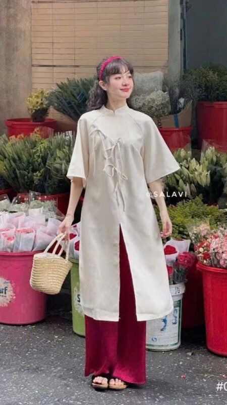 Cho Thuê Áo Dài Xẻ Tà Ba Nơ Kem