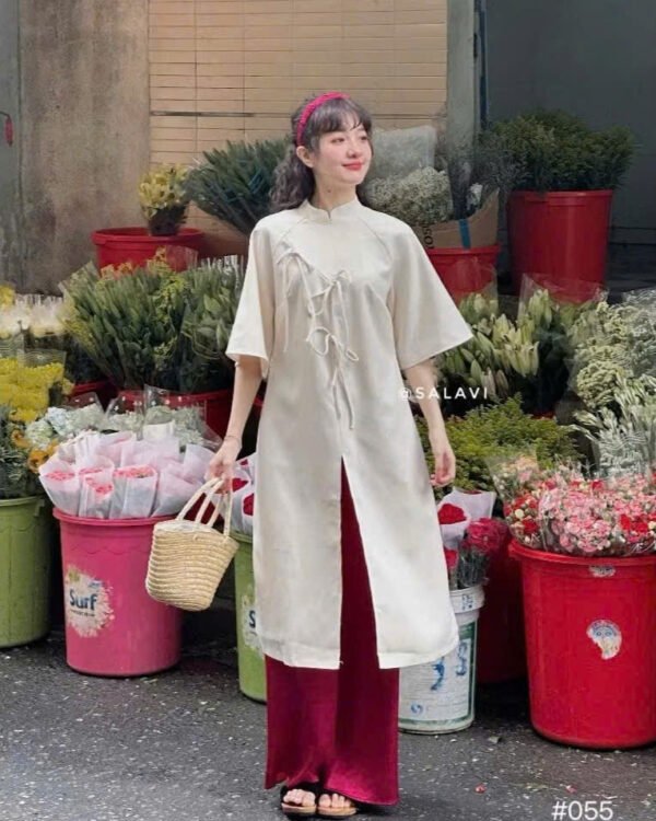 Cho Thuê Áo Dài Xẻ Tà Ba Nơ Kem