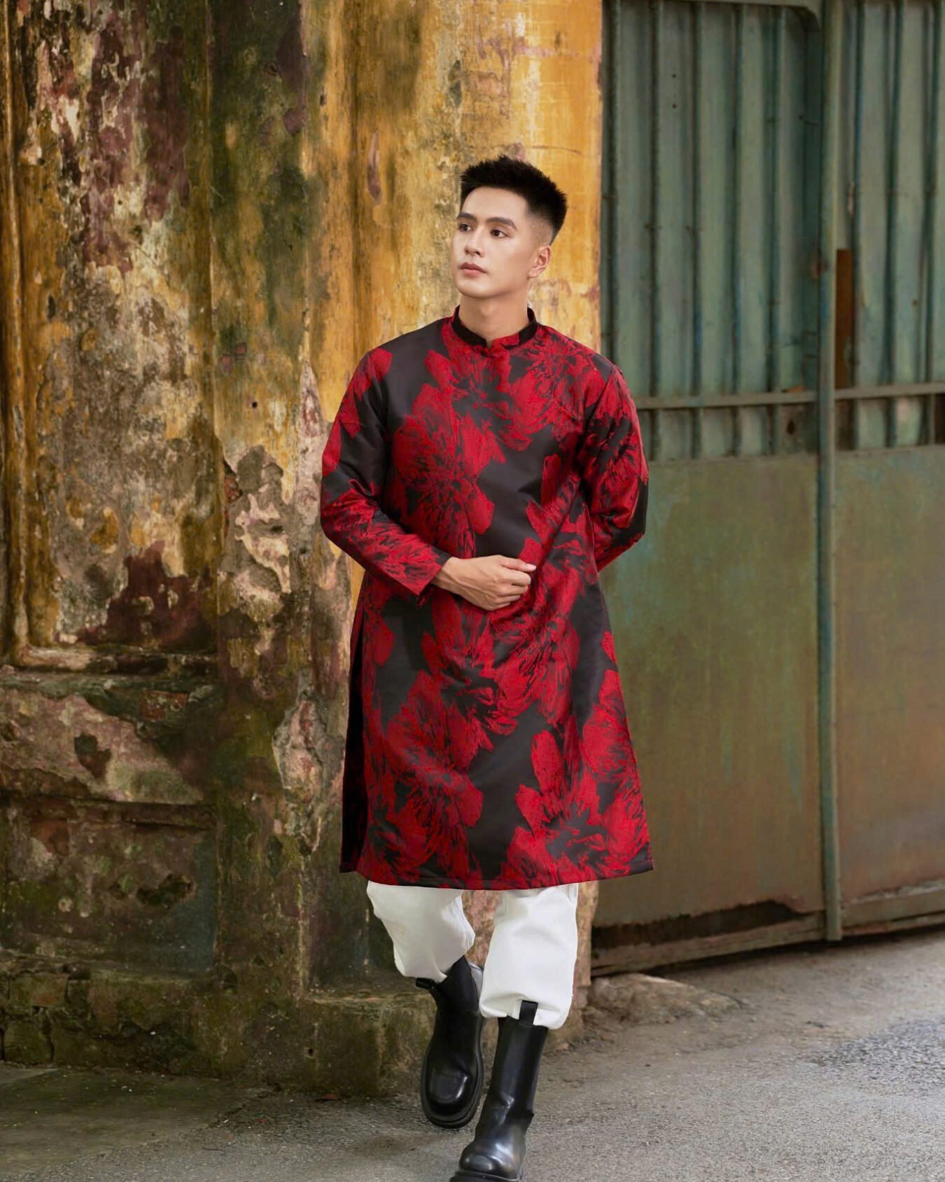 Cho Thuê Áo Dài Nam Họa Tiết Đỏ Đen ( CÓ BIGSIZE )