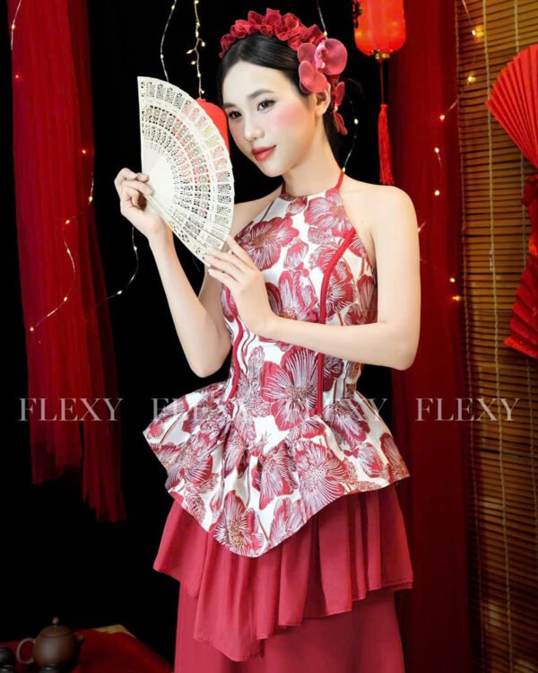 Cho Thuê Set Yếm Đỏ Gấm Hoa Flexy Xoè Hai Tầng