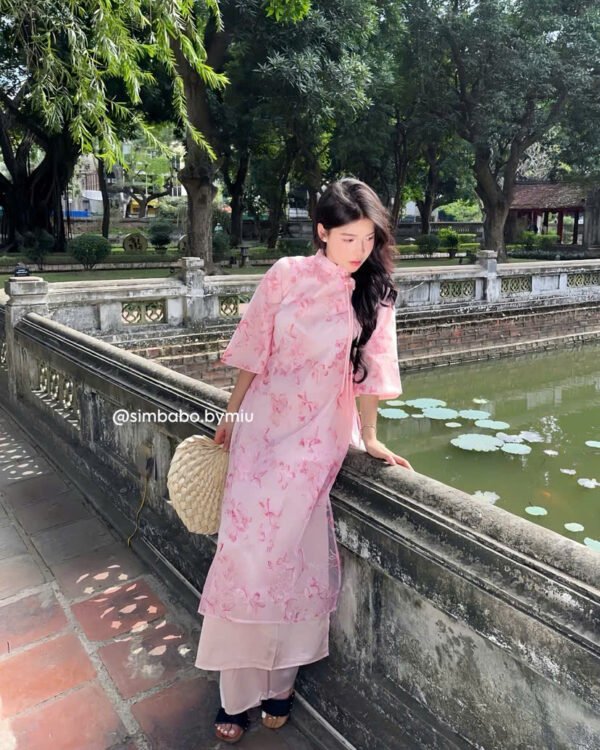 Cho Thuê Áo Dài Mẫn Kỳ Thêu Bướm Chuồn Chuồn Nổi Hồng