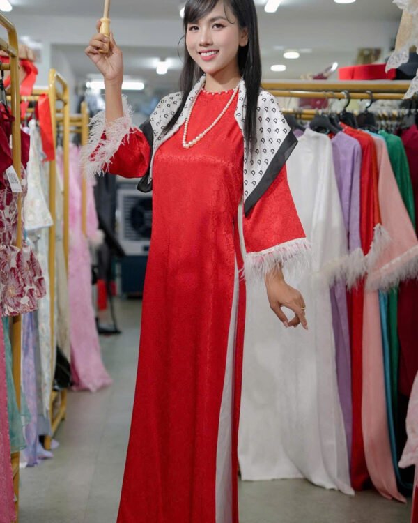 Cho Thuê Áo Dài Hoa Chìm Viền Lông Trắng Đỏ ( Có Bigsize )