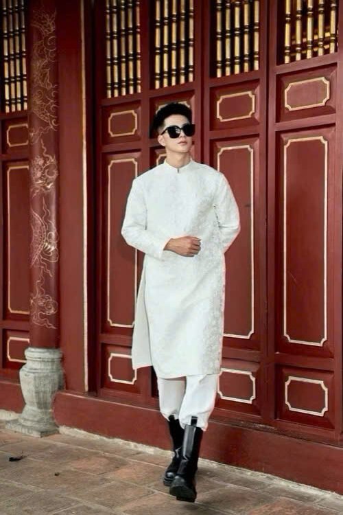 Cho Thuê Áo Dài Gấm Nam Hoa Cúc Nổi Trắng