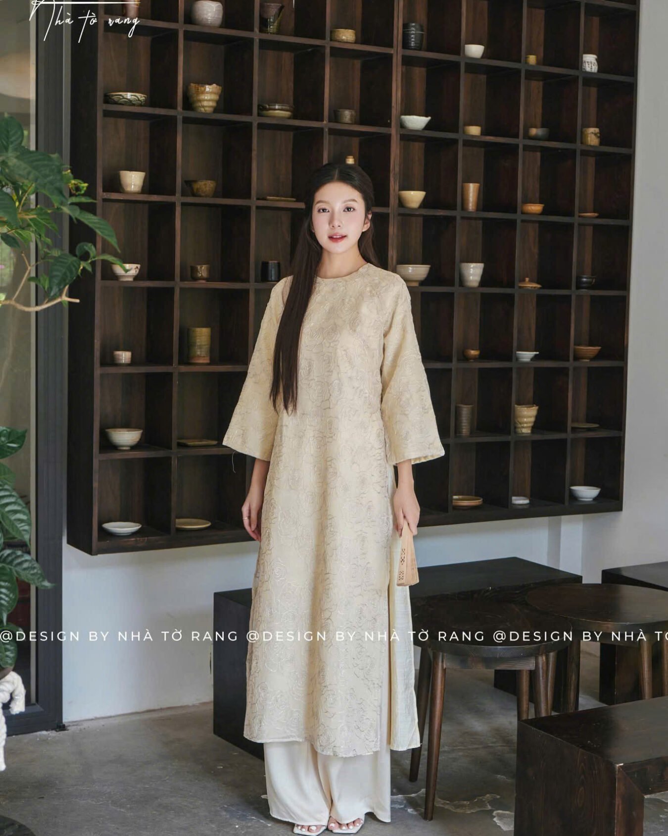 Cho Thuê Áo Dài Cổ Tròn Thêu Hoa Hồng Kem ( Có Bigsize )