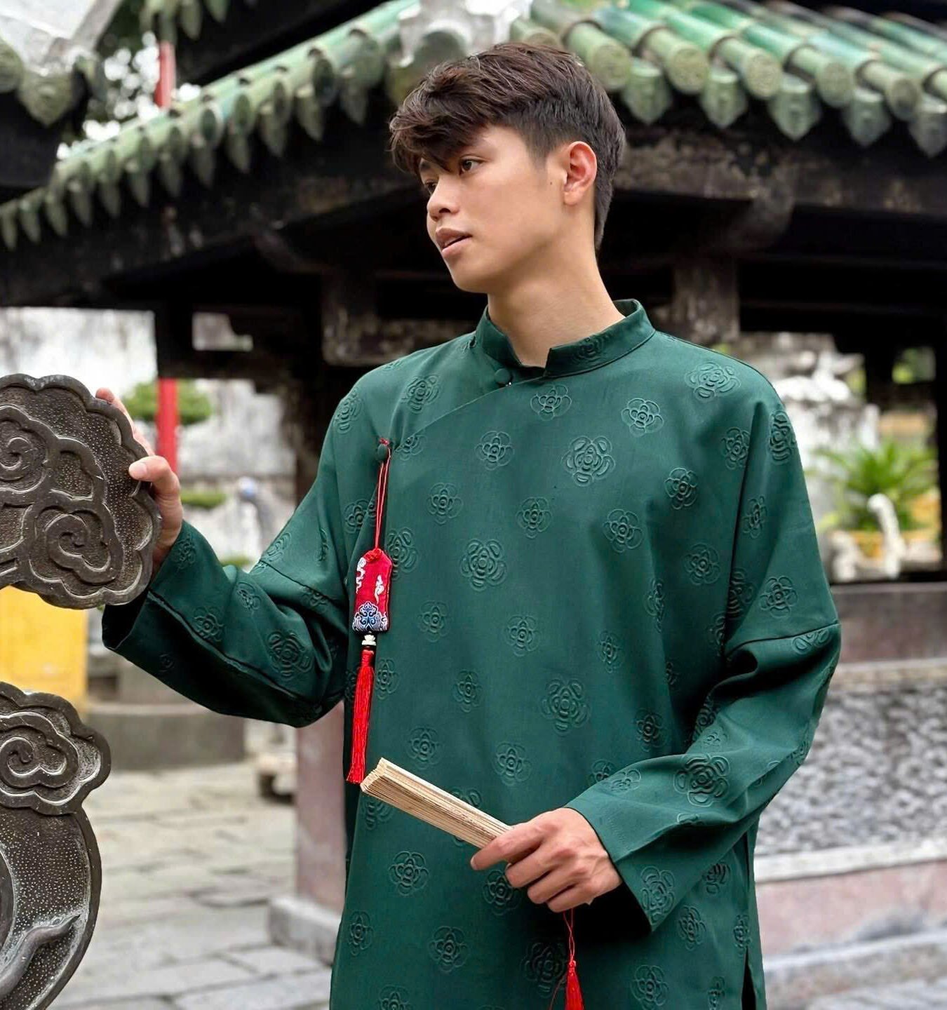 Cho Thuê Áo Dài Nam Hoa Hồng Nổi Xanh Lá Đậm