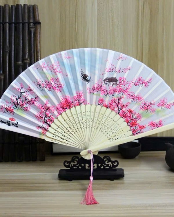 Cho Thuê Quạt Xoè Cầm Tay Hồng Sơn Thuỷ