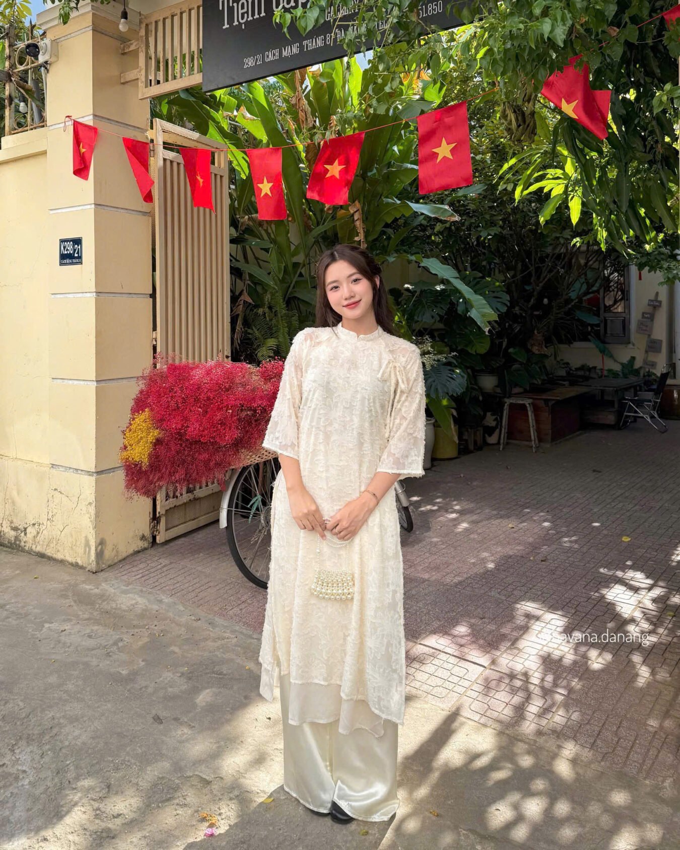 Cho Thuê Áo Dài Lông Vũ Khoét Kem