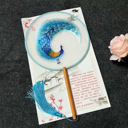 Cho Thuê Quạt Tròn Cổ Trang Xanh Con Công