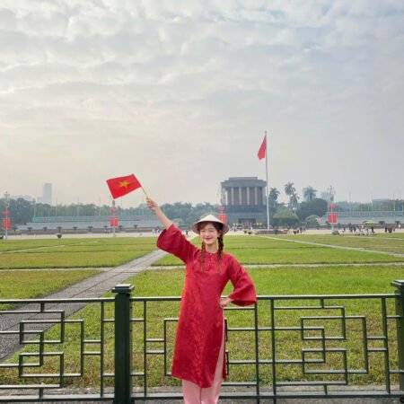 Cho Thuê Áo Dài Cổ Tròn Gấm Đính Ngọc Trai Đỏ Đậm ( Có Bigsize )