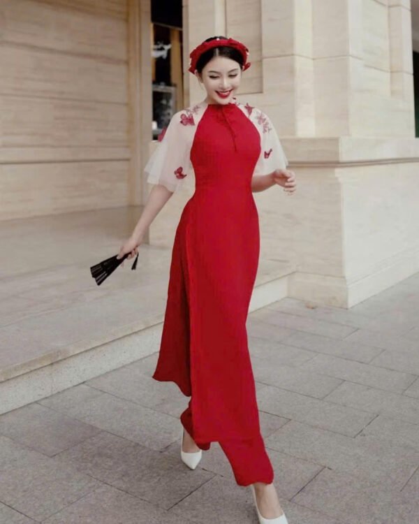 Cho Thuê Áo Dài Đỏ Uyên Cát Thêu Bướm AGUJA