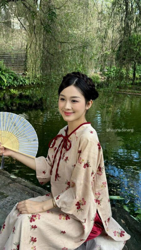 Cho Thuê Áo Dài Nơ Đỏ In Hoa Quả Nâu HVN