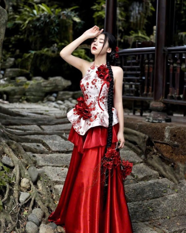 Cho Thuê Set Yếm Hoa Chân Váy Lụa N.E.P Đỏ