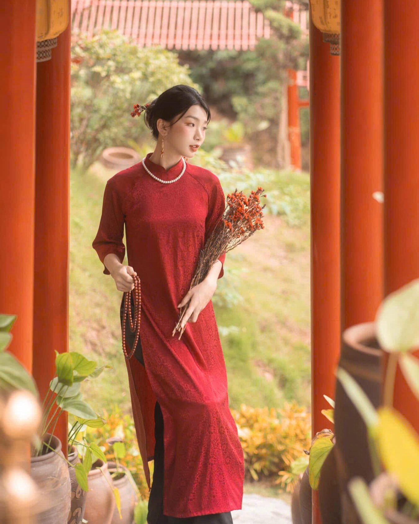 Cho Thuê Áo Dài Cổ Trụ Hoa Chìm Đỏ ( Có Bigsize )