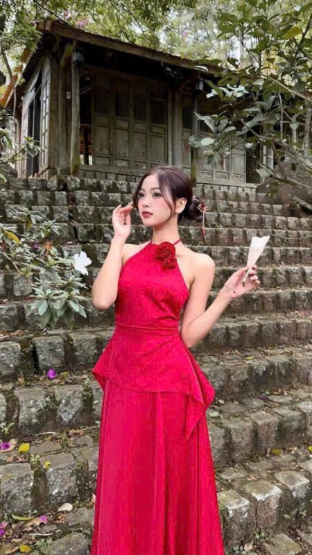 Cho Thuê Set Yếm Lụa Đỏ Lọ Lem