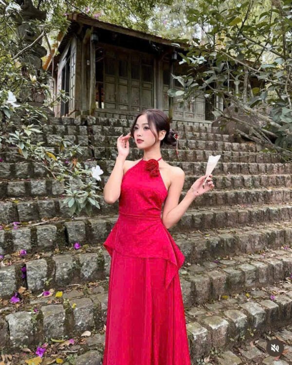 Cho Thuê Set Yếm Lụa Đỏ Lọ Lem