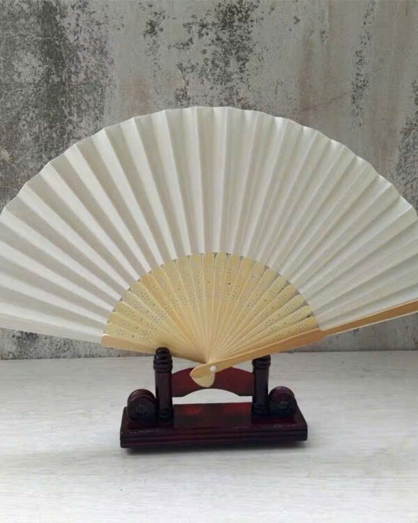 Cho Thuê Quạt Giấy Trơn Trắng