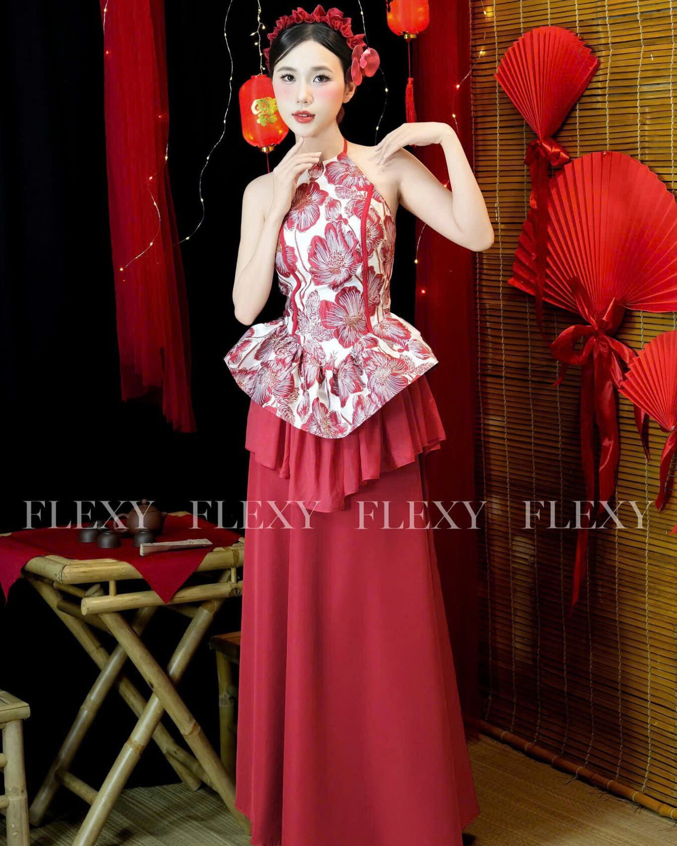 Cho Thuê Yếm Gấm Hoa Flexy Xoè Hai Tầng Đỏ