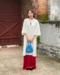 Cho Thuê Áo Dài Cổ Tròn Gấm Đính Ngọc Trai Kem HVN ( Có Bigsize )