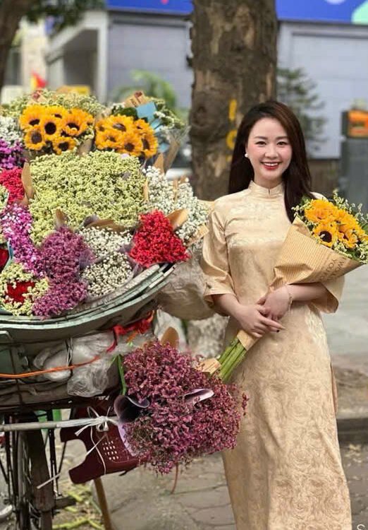 Cho Thuê Áo Dài Tây Thi Hoa Văn Vàng Kem ( Có Bigsize )
