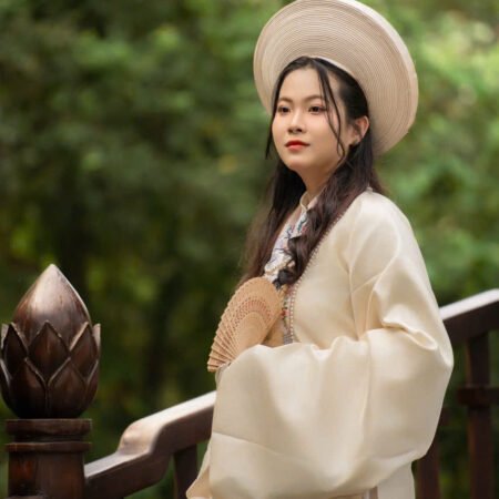 Cho Thuê Nhật Bình Nữ Hoạ Tiết Gấm Vàng Nhạt (Kèm Mấn)