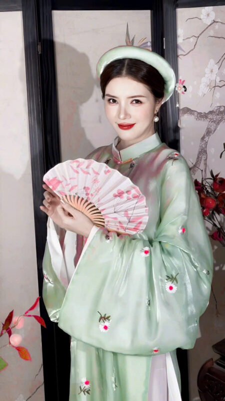 Cho Thuê Áo Tấc Nữ Thay Thụng Thêu Hoa Xanh Mint (Kèm Mấn)