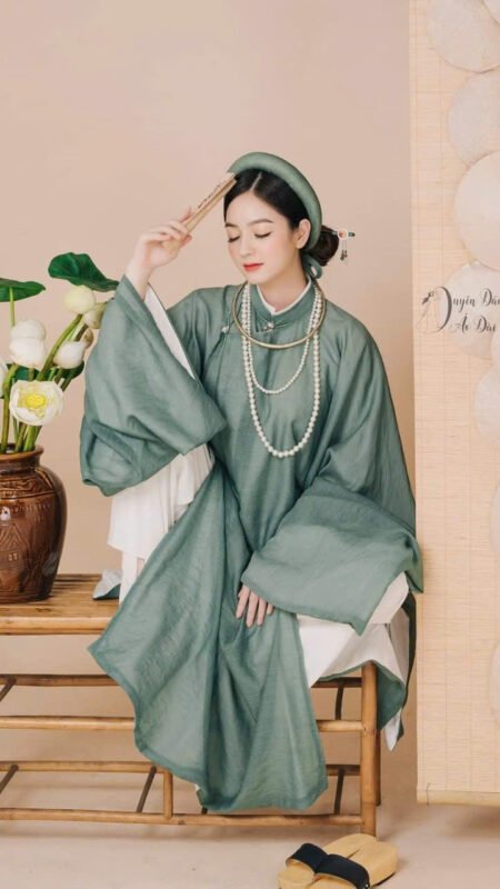 Cho Thuê Áo Tấc Nữ Tay Thụng Trơn Xanh Rêu Nhạt (Kèm Mấn)