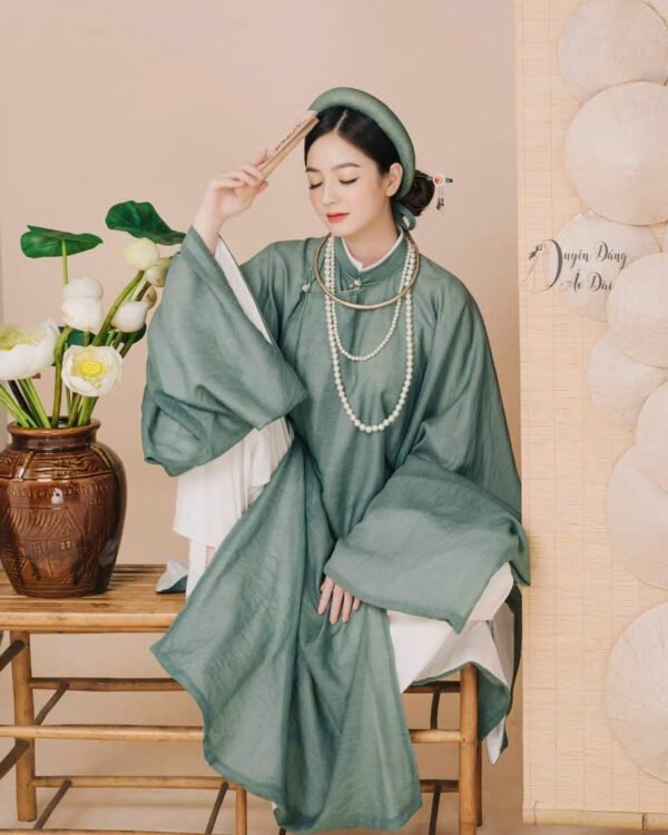 Cho Thuê Áo Tấc Nữ Tay Thụng Trơn Xanh Rêu Nhạt (Kèm Mấn)