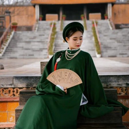 Cho Thuê Áo Tấc Nữ Tay Thụng Lụa Xanh Lá Đậm (Kèm Mấn)