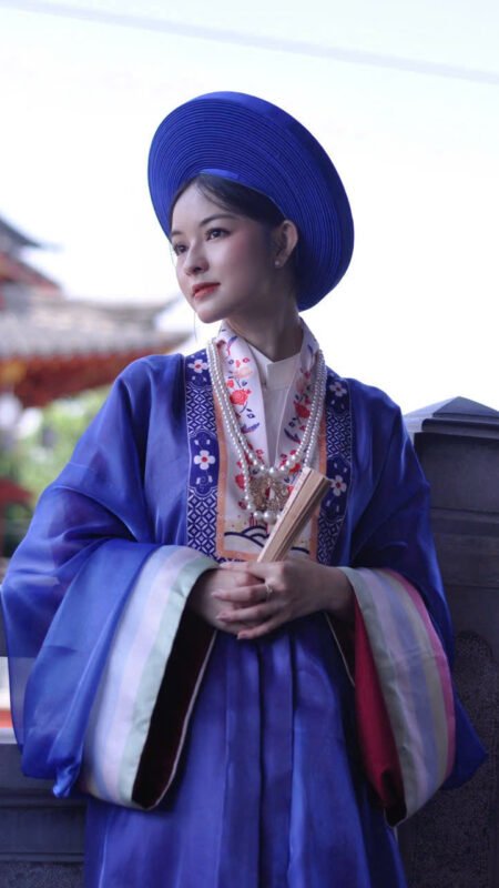 Cho Thuê Nhật Bình Nữ Họa Tiết Tơ Sống Xanh Dương (Kèm Mấn)