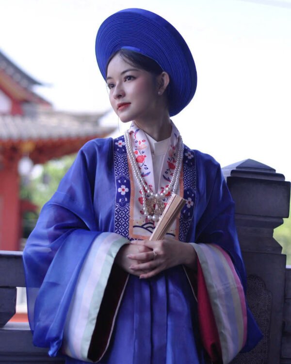 Cho Thuê Nhật Bình Nữ Họa Tiết Tơ Sống Xanh Dương (Kèm Mấn)