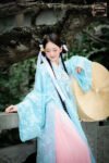 Cho Thuê Viên Lĩnh Xanh Ngọc Thêu Hoa Anh Đào Váy Hồng