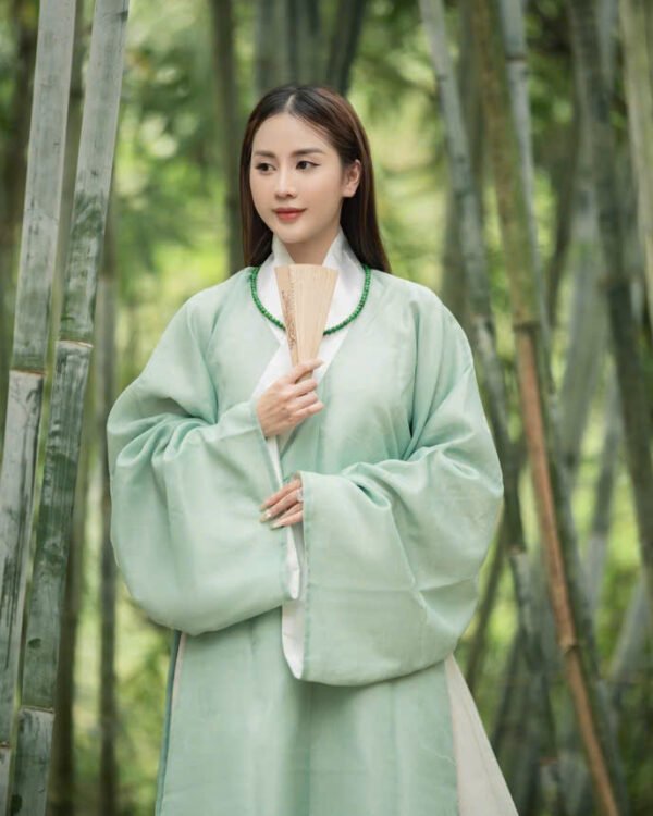 Cho Thuê Giao Lĩnh Xanh Ngọc Trơn Tơ Sống Váy Trắng