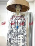 Cho Thuê Tứ Điên Trắng Họa Tiết Hoa Bướm Đen