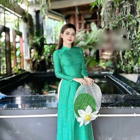 Cho Thuê Áo Dài Hoa Văn Vân Gỗ Xanh Lá (Có Bigsize)