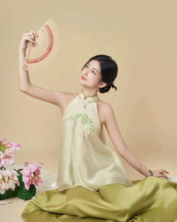 Cho Thuê Set Yếm Thêu Trúc Chỉ Xanh Lá