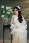 Cho Thuê Set Yếm Kem Kèm Khoác Voan Trắng