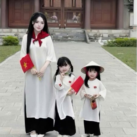 Cho Thuê Áo Dài Cổ Tròn Thêu Lá Cờ Trắng (Có Bigsize - Có Áo Dài Em Bé)