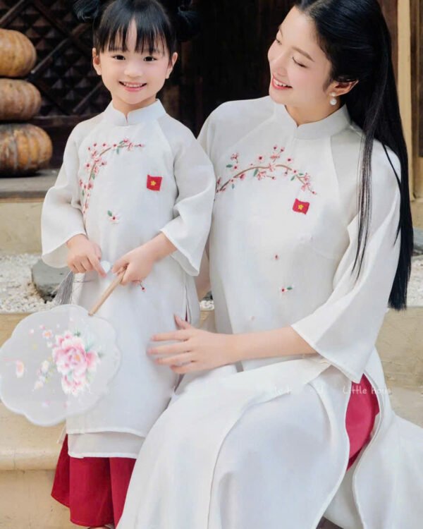 Cho Thuê Áo Dài Đào Viên Thêu Lá Cờ Kem (Có Bigsize)