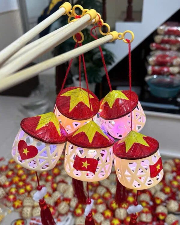 Cho Thuê Lồng Đèn Nón Lá Đỏ Sao Vàng Nhỏ