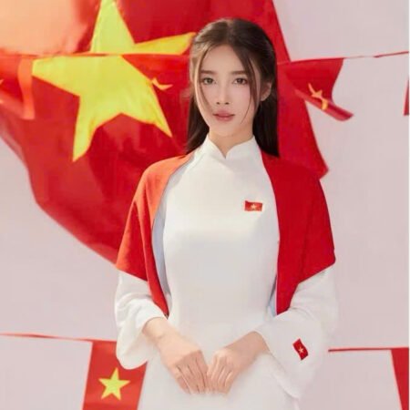Cho Thuê Áo Dài Cổ Trụ Thêu Lá Cờ Ngực Tay Trắng (Có Bigsize)