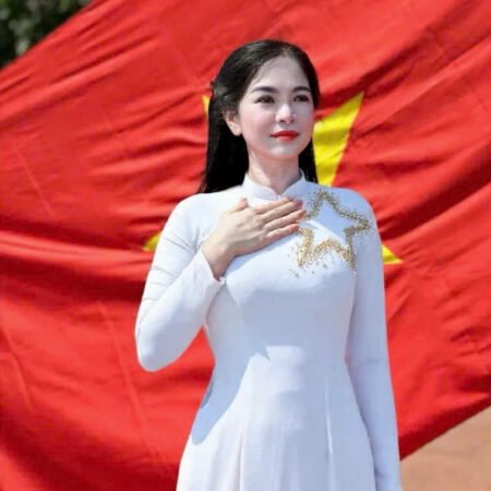 Cho Thuê Áo Dài Trắng Kết Ngôi Sao Vàng (Có Bigsize)