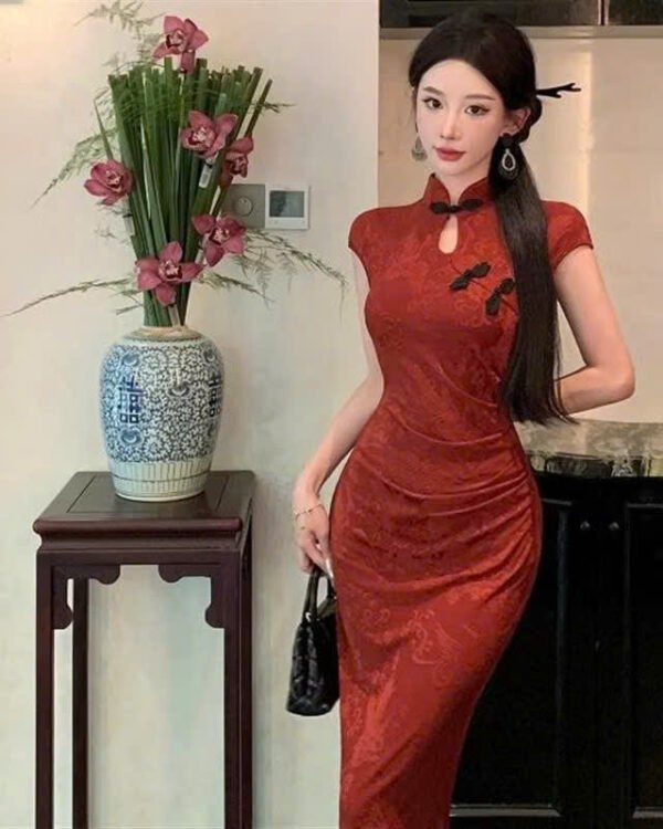 Cho Thuê Sườn Xám Hoa 3 Nút Tàu Đỏ