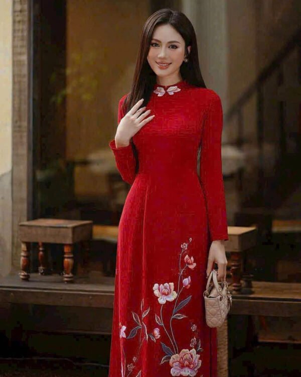Cho Thuê Áo Dài Thêu Hoa Mẫu Đơn Đỏ