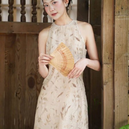 Cho Thuê Yếm Dài Đũi Thư Vỹ Cayleo Kem
