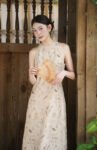 Cho Thuê Yếm Dài Đũi Thư Vỹ Cayleo Kem